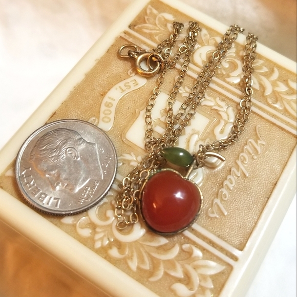 VTG Genuine Red/Green Jade Apple Minimalist Necklace - Picture 4 of 7